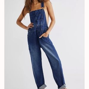 FREE PEOPLE Ziggy Denim Overalls size M